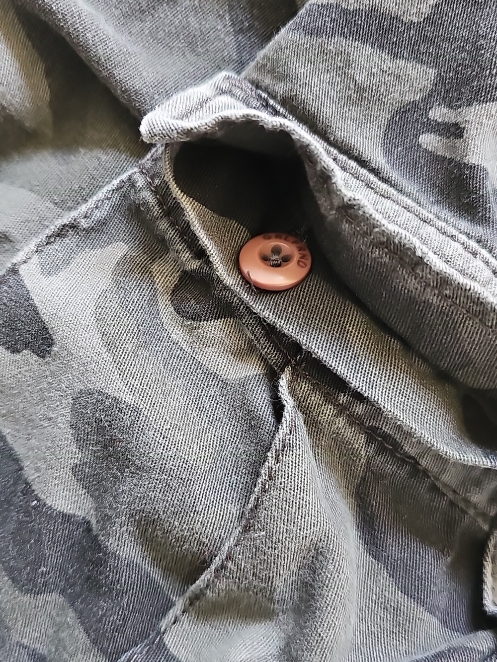 GRLFRND Camo Aaron Cargo Jeans 100% Cotton Pants 27 Cropped Button Up - Picture 9 of 10